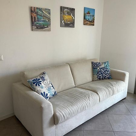 Dolcecasaleogiu Con Parcheggio Coperto Gratuito Apartment Vitinia ภายนอก รูปภาพ