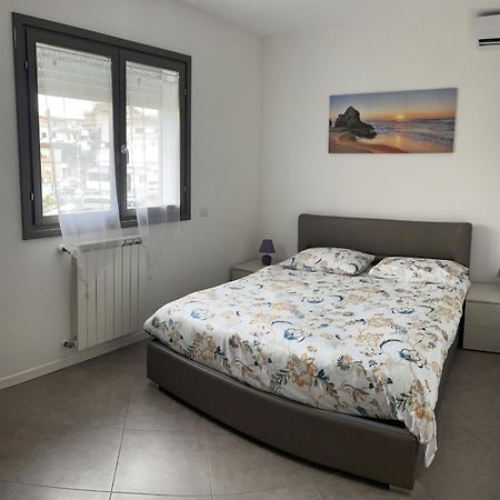 Dolcecasaleogiu Con Parcheggio Coperto Gratuito Apartment Vitinia ภายนอก รูปภาพ