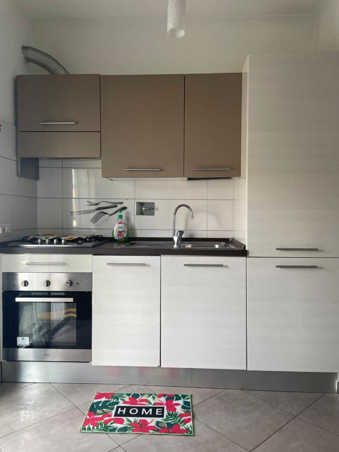 Dolcecasaleogiu Con Parcheggio Coperto Gratuito Apartment Vitinia ภายนอก รูปภาพ
